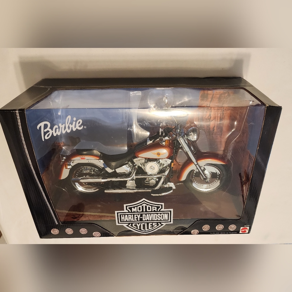 Harley-Davidson barbie model with unopened certificate - Picture 8 of 8